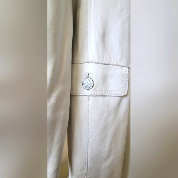 ELIE TAHARI WHITE LEATHER COAT - Picture 3 of 16